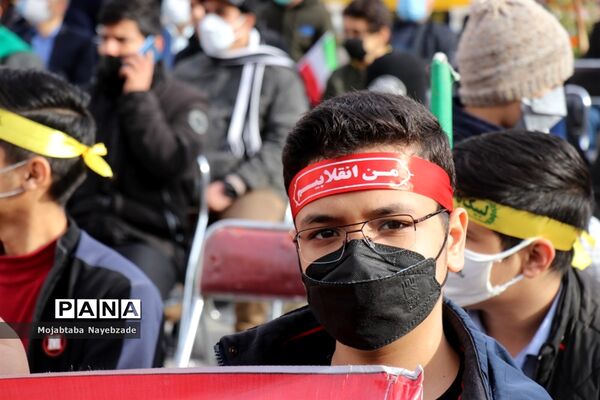 مراسم گلبانگ انقلاب در عرصه میدان شهدای مشهد