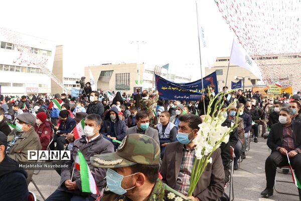 مراسم گلبانگ انقلاب در عرصه میدان شهدای مشهد