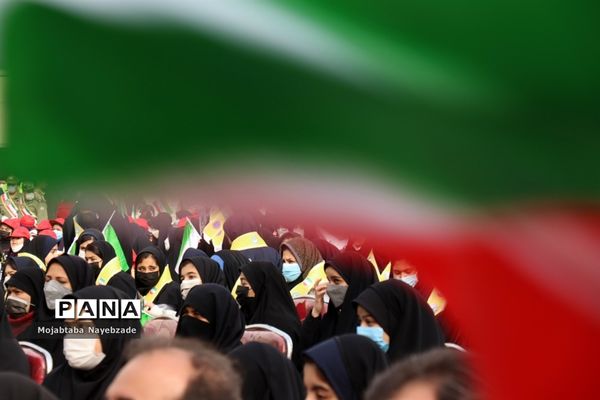 مراسم گلبانگ انقلاب در عرصه میدان شهدای مشهد