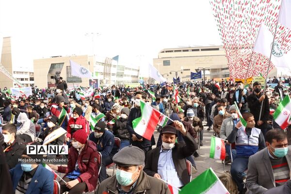 مراسم گلبانگ انقلاب در عرصه میدان شهدای مشهد