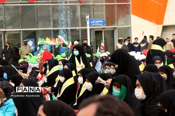 مراسم گلبانگ انقلاب در عرصه میدان شهدای مشهد