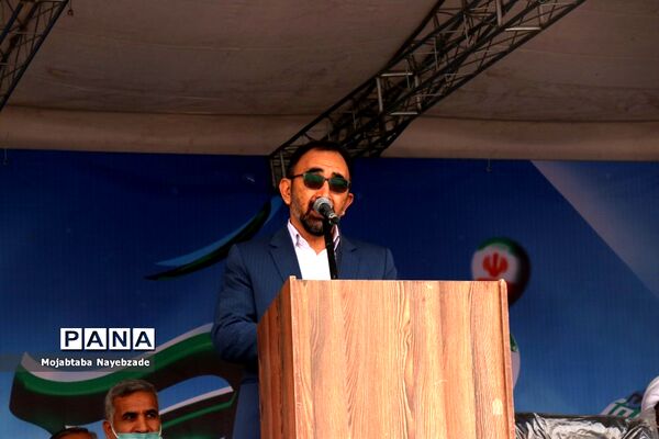 مراسم گلبانگ انقلاب در عرصه میدان شهدای مشهد