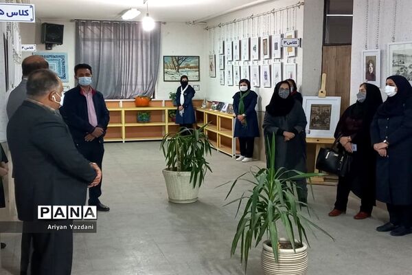 برگزاری نمایشگاه عکس و آثار هنری هنرجویان هنرستان هنر و اندیشه ناحیه یک شیراز