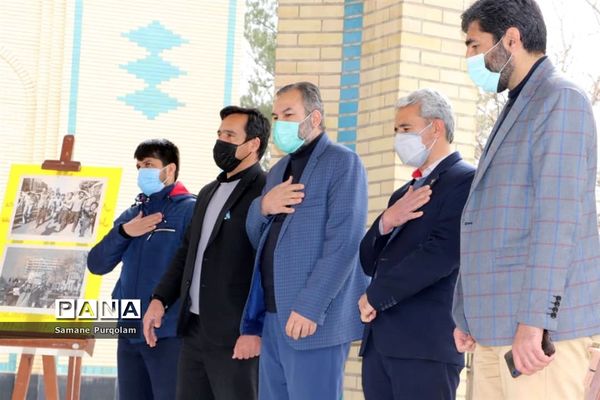 نواختن زنگ انقلاب در مجتمع سما شیروان