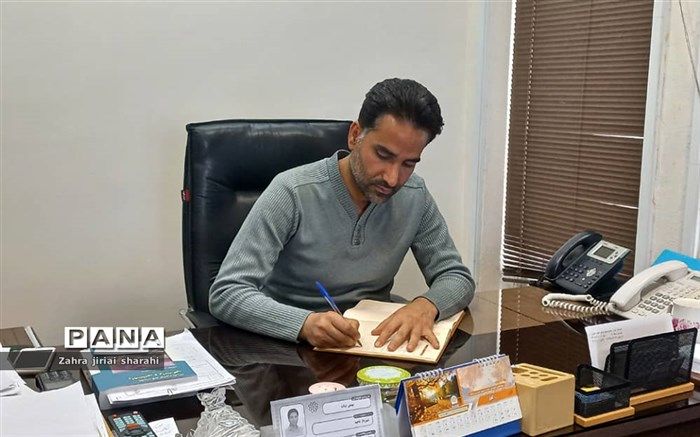 تبلیغات محیطی در بیان دستاوردهای انقلاب نقش مهمی دارد