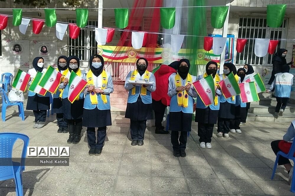 برگزاری همایش یاوران انقلاب در مدارس ناحیه۶ مشهد مقدس