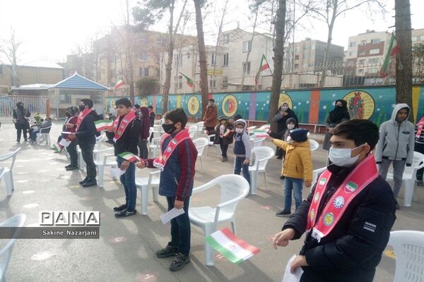 برگزاری همایش یاوران انقلاب در مدارس ناحیه۶ مشهد مقدس