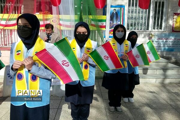 برگزاری همایش یاوران انقلاب در مدارس ناحیه۶ مشهد مقدس