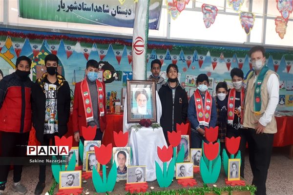 برگزاری همایش یاوران انقلاب در مدارس ناحیه۶ مشهد مقدس