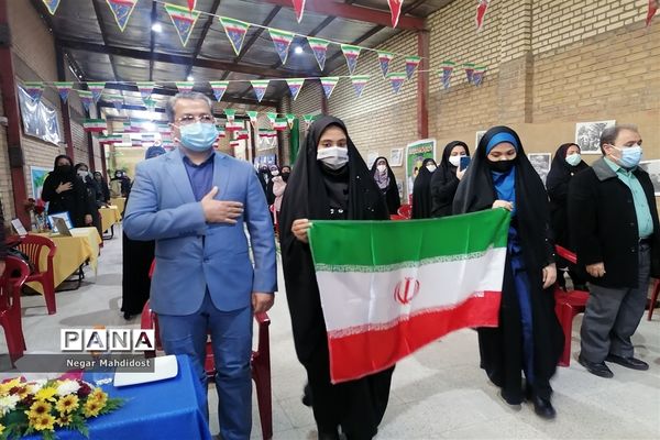 آیین نواختن زنگ انقلاب در منطقه۱۸