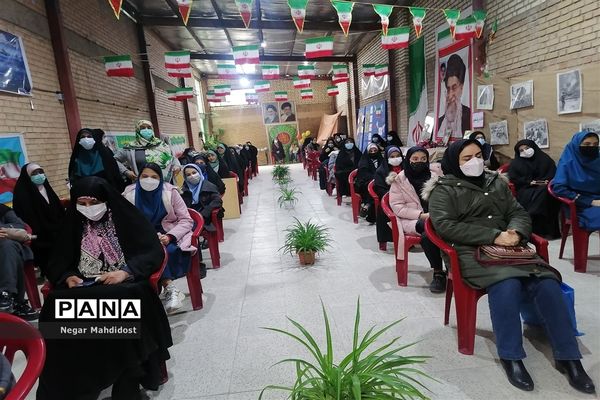 آیین نواختن زنگ انقلاب در منطقه۱۸