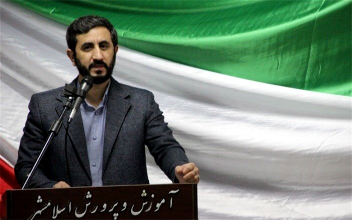 انقلاب اسلامی ما معجزه بزرگ قرن با رهبری امام راحل است