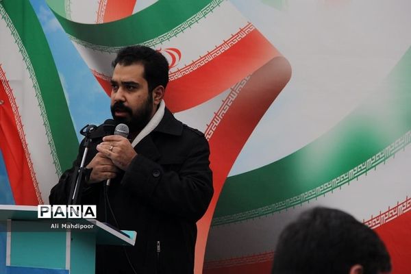 به صدا درآمدن زنگ انقلاب اسلامی در مدرسه عفت آهنگری شهرری