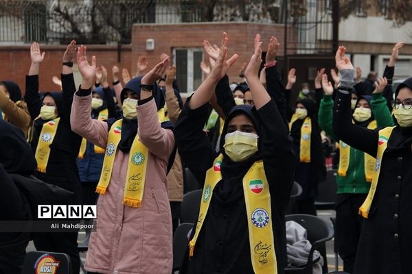 به صدا درآمدن زنگ انقلاب اسلامی در مدرسه عفت آهنگری شهرری