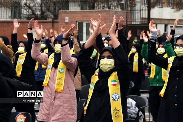 به صدا درآمدن زنگ انقلاب اسلامی در مدرسه عفت آهنگری شهرری