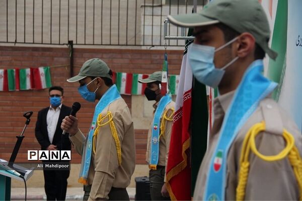 به صدا درآمدن زنگ انقلاب اسلامی در مدرسه عفت آهنگری شهرری