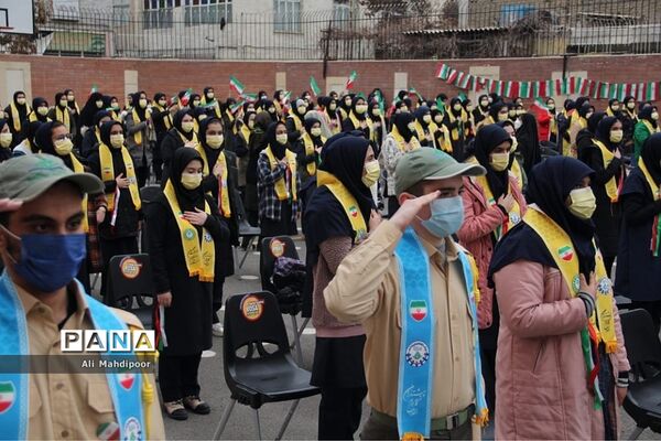 به صدا درآمدن زنگ انقلاب اسلامی در مدرسه عفت آهنگری شهرری