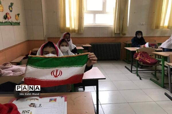 برگزاری  دهه فجر در مدرسه توفیق شهرستان رباط‌کریم