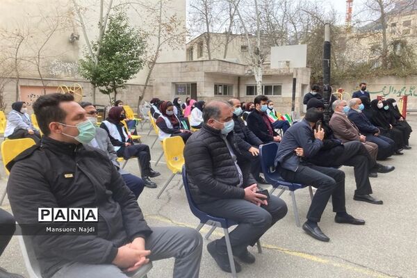طنین انداز شدن زنگ انقلاب در هنرستان یادگار امام در جماران