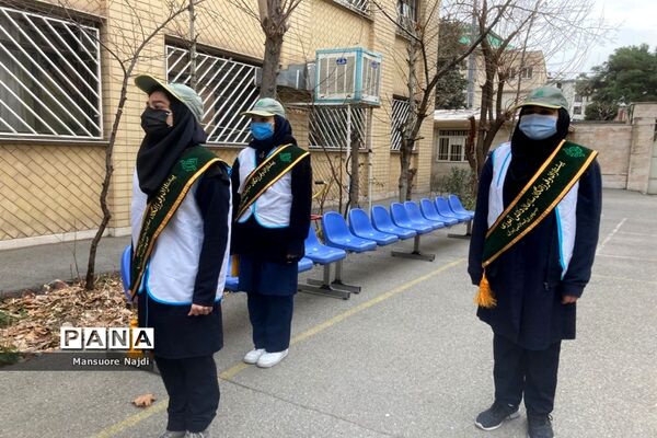 طنین انداز شدن زنگ انقلاب در هنرستان یادگار امام در جماران