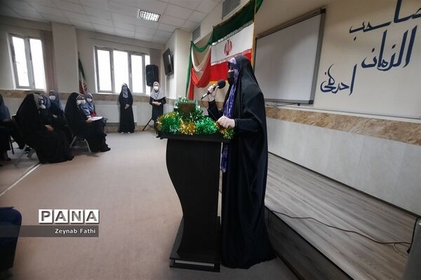 مراسم بزرگداشت ۱۲ بهمن در دبیرستان شاهد امام حسین (ع) منطقه ۱۴