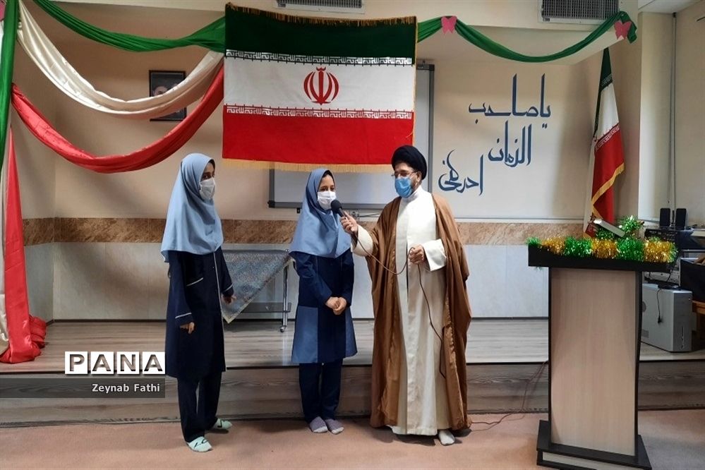 مراسم بزرگداشت ۱۲ بهمن در دبیرستان شاهد امام حسین (ع) منطقه ۱۴