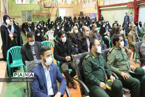 نواخته شدن زنگ انقلاب در دبیرستان نمونه دولتی حضرت معصومه(س) قم