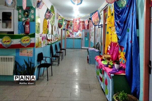 شور و شوق جشن‌های انقلاب در مدارس جوادآباد