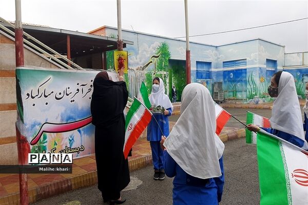 شور و شوق جشن‌های انقلاب در مدارس جوادآباد