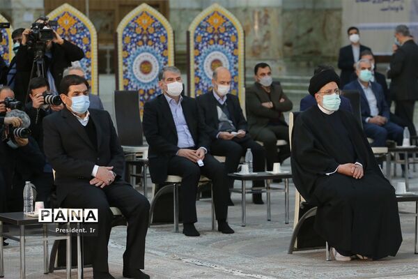 تجدید میثاق رییس جمهوری و  اعضای هیأت دولت با آرمان‌های امام راحل و شهدای انقلاب اسلامی