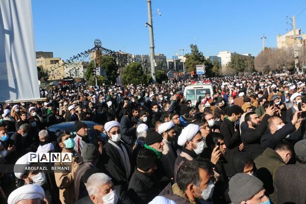 تشییع پیکر آیت الله صافی گلپایگانی در قم-1