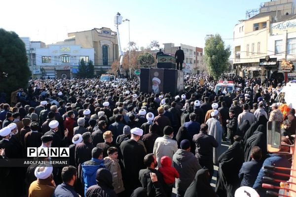 تشییع پیکر آیت الله صافی گلپایگانی در قم-1
