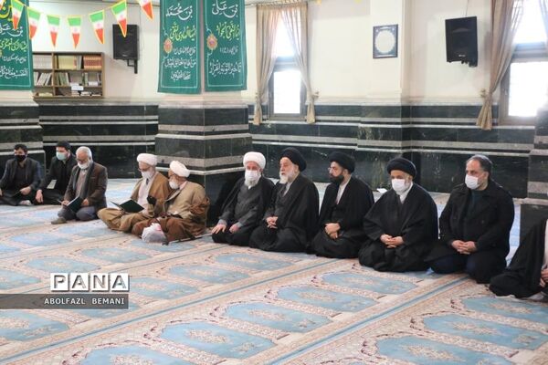 تشییع پیکر آیت الله صافی گلپایگانی در قم-1