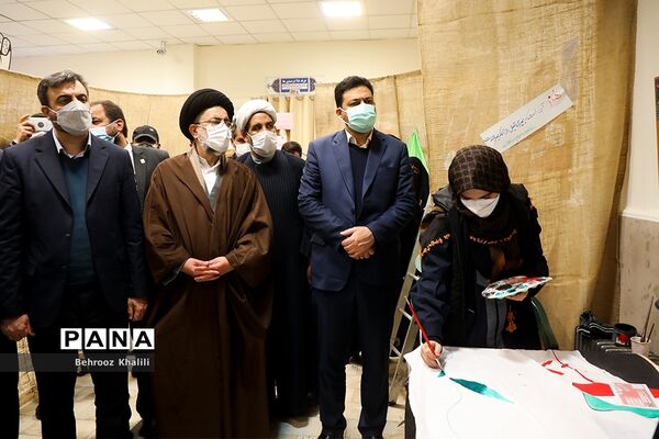 دهمین دوره نمایشگاه‌های دانش‌آموزی مدرسه انقلاب