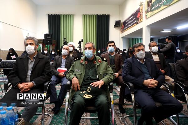 دهمین دوره نمایشگاه‌های دانش‌آموزی مدرسه انقلاب