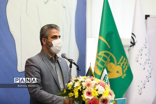 دهمین دوره نمایشگاه‌های دانش‌آموزی مدرسه انقلاب