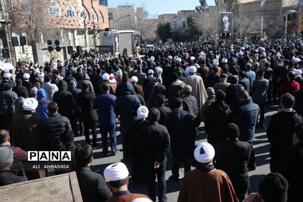 تشییع پیکر آیت الله صافی گلپایگانی در قم-2