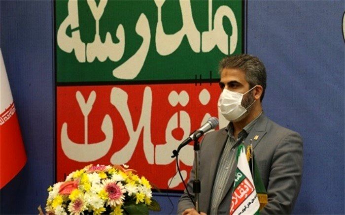 اشتیاق دانش‌آموزان در همراهی انقلاب بیشتر از مسئولانی است که نتوانستند پای انقلاب بمانند