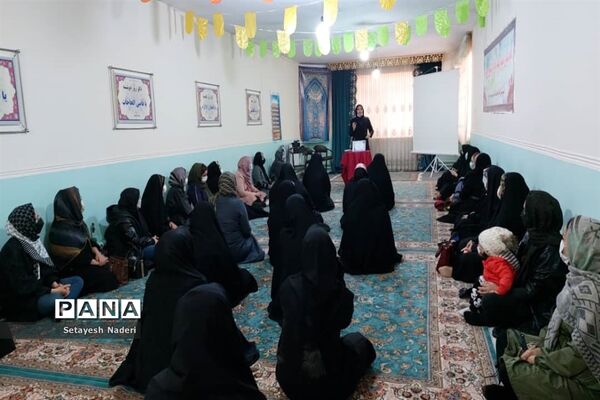 کارگاه آموزشی بهداشت دوران بلوغ دختران در قرچک