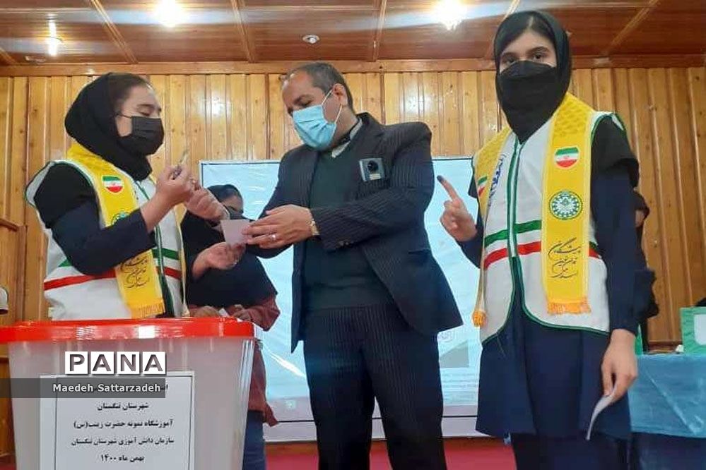 انتخابات مجلس دانش‌آموزی در شهرستان تنگستان