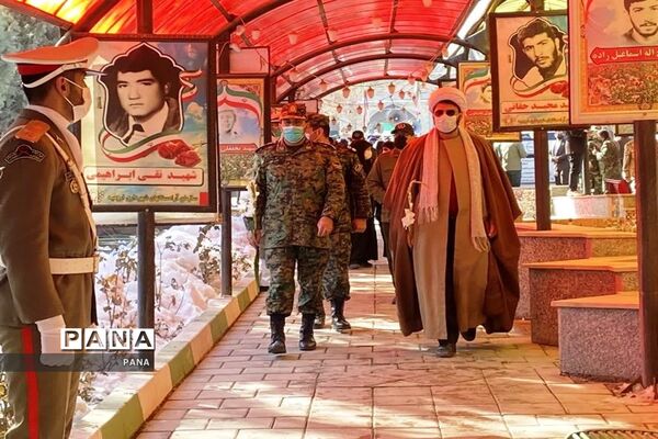 آیین غبار روبی مزار شهدا به‌مناسبت گرامیداشت دهه فجر در ارومیه