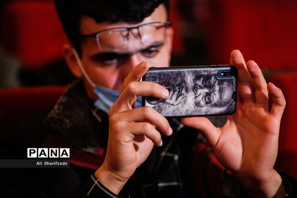 مراسم تجلیل از مدال‌آوران المپیادهای علمی و دانش‌آموزان برگزیده کنگره سراسری قرآن کریم و جشنواره جوان خوارزمی