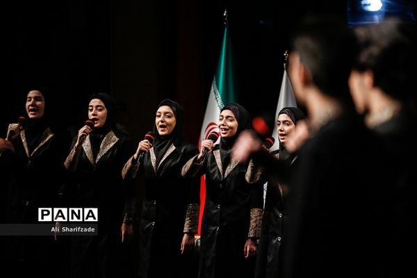 مراسم تجلیل از مدال‌آوران المپیادهای علمی و دانش‌آموزان برگزیده کنگره سراسری قرآن کریم و جشنواره جوان خوارزمی