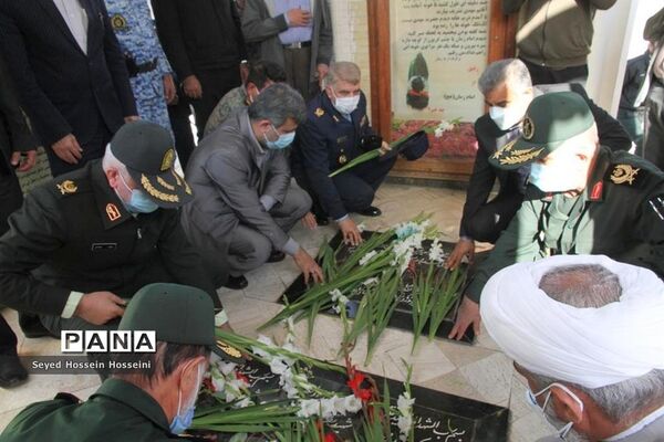 مراسم مهمانی لاله‌ها در گلزار شهدای بوشهر