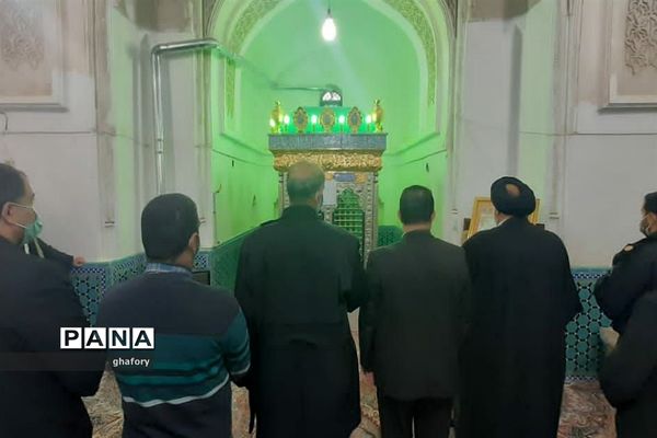 مزار شهدای گرانقدر شهرستان دماوند غبارروبی و عطرافشانی شد