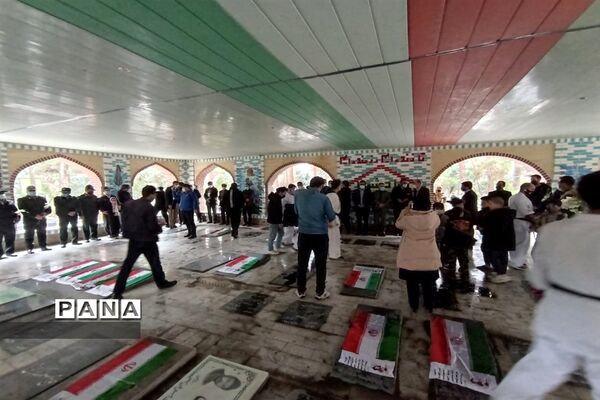 مراسم عطر افشانی و غبار‌روبی مزار شهدای در مشکین دشت کرج