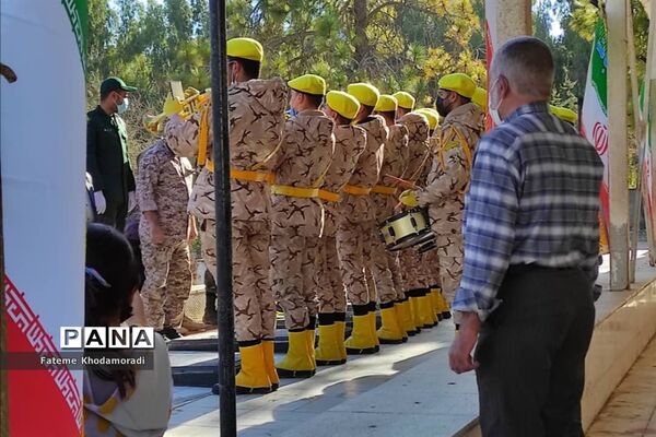عطرافشانی و غبارویی قبور مطهر شهدا در شیراز