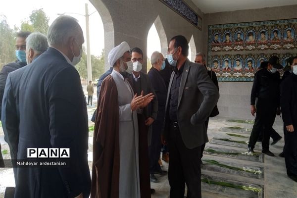 عطرافشانی و گلباران مزار شهدای جوادآباد