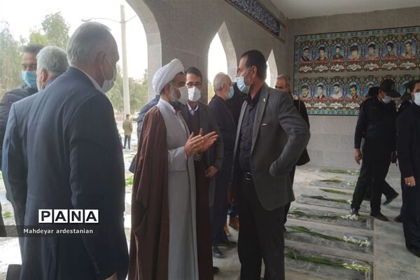عطرافشانی و گلباران مزار شهدای جوادآباد