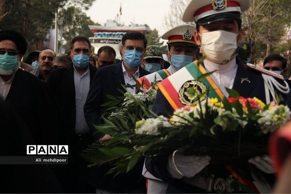 گلباران مزار شهدا در بهشت زهرای تهران